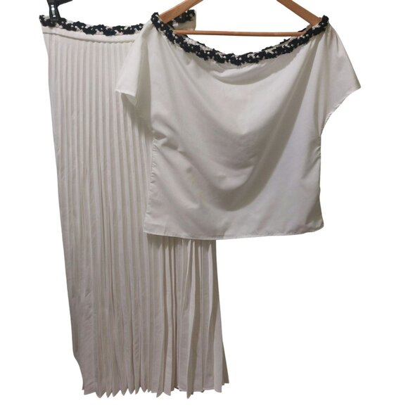 Commense Dresses & Skirts - NWT Commense White Top & Pleated Maxi Skirt W/ Black & White Trim Size Small